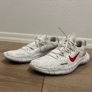 Nike Free Run 2.0
Size: 9.5